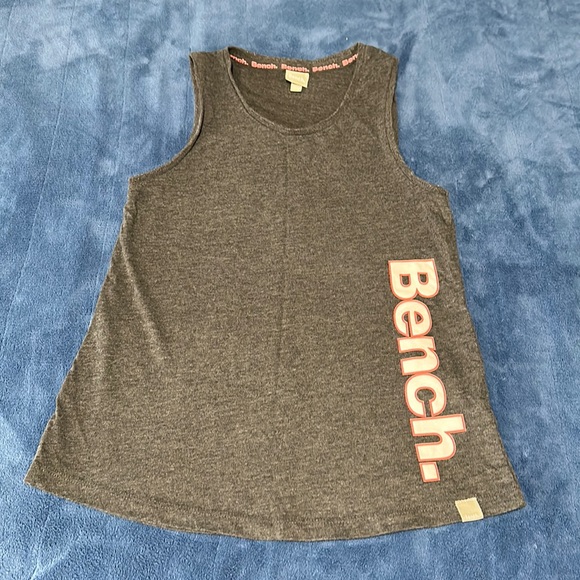 Sleeveless top - Picture 1 of 2